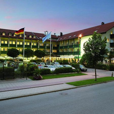Bauer Hotel Und Restaurant Feldkirchen  Dış mekan fotoğraf