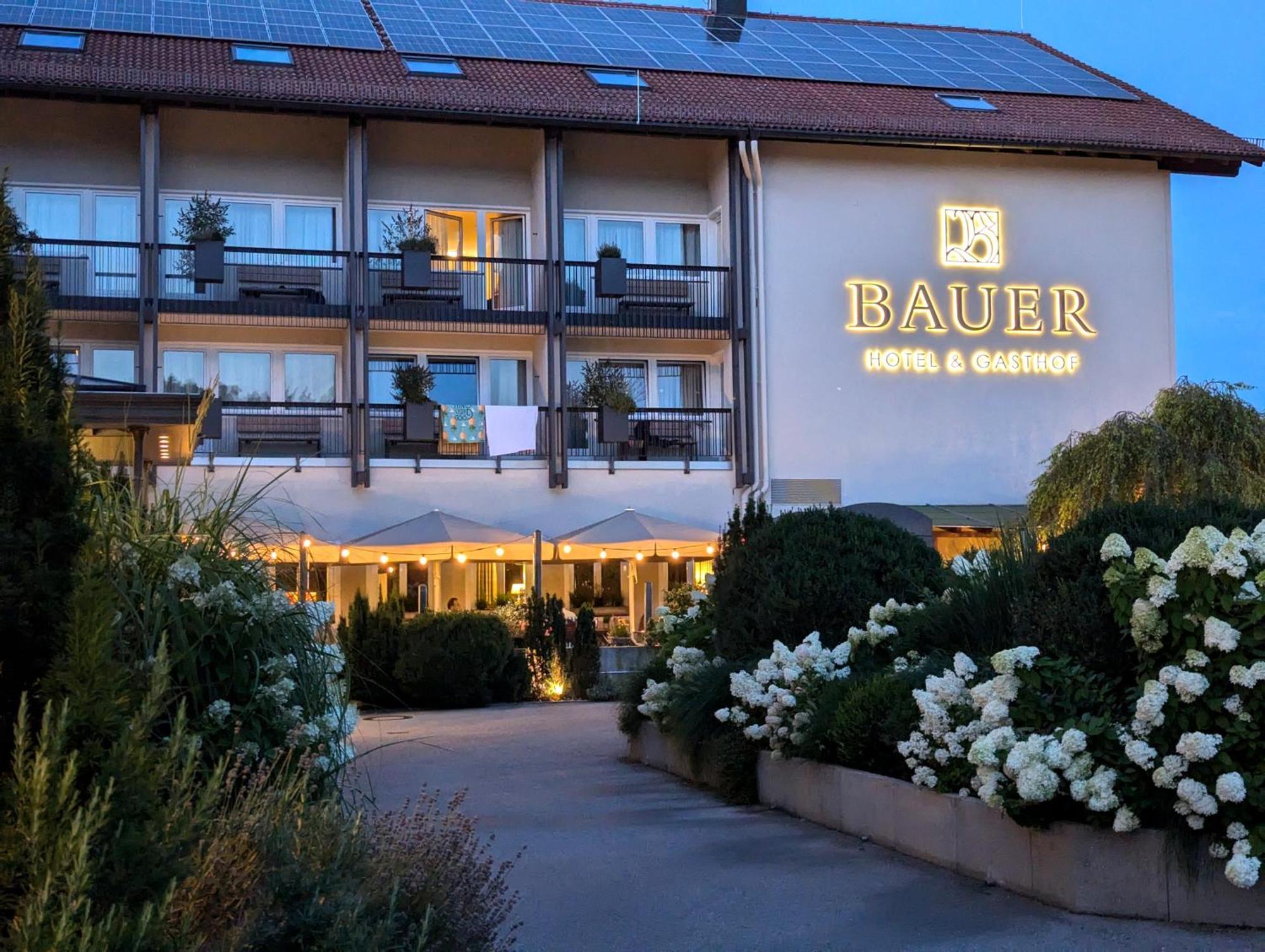 Bauer Hotel Und Restaurant Feldkirchen  Dış mekan fotoğraf
