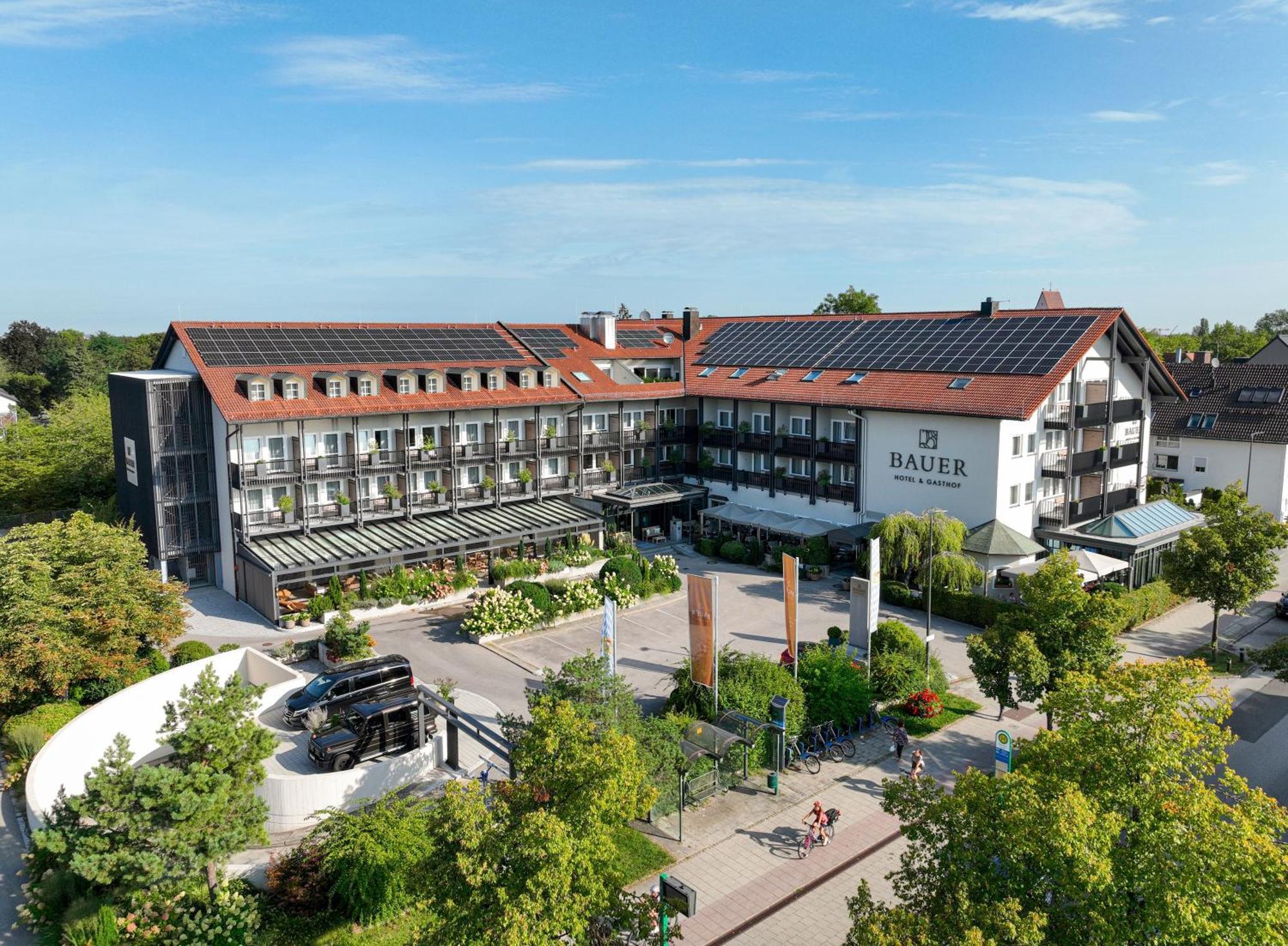 Bauer Hotel Und Restaurant Feldkirchen  Dış mekan fotoğraf